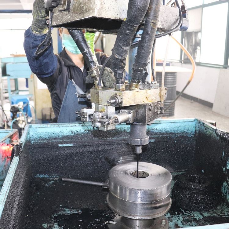 product-1-1 solid tyre supplier